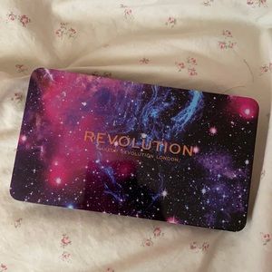 Makeup Revolution forever flawless constellation